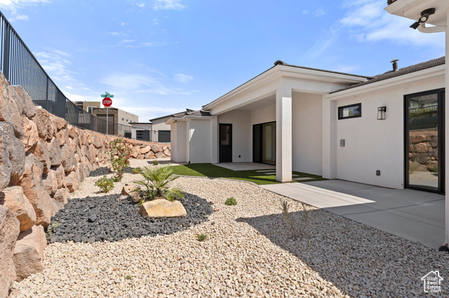 Photo 32 for MLS #2106464 at 1043 N Falcon Vw