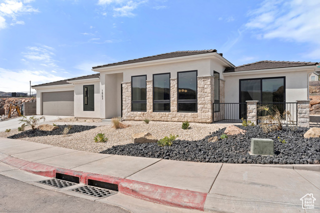 Photo 2 for MLS #2106464 at 1043 N Falcon Vw