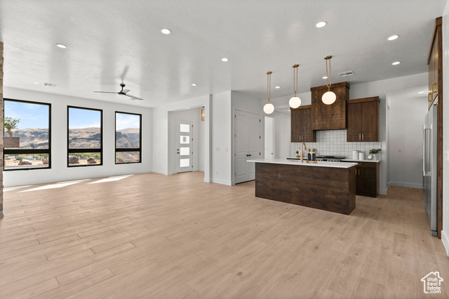 Photo 16 for MLS #2106464 at 1043 N Falcon Vw