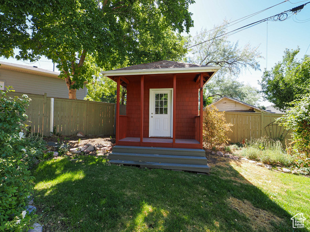 Photo 11 for MLS #2106480 at 1336 E Roosevelt Ave