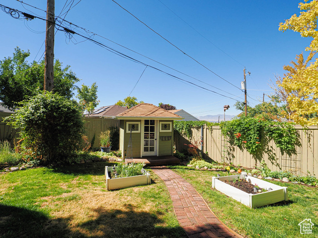 Photo 10 for MLS #2106480 at 1336 E Roosevelt Ave