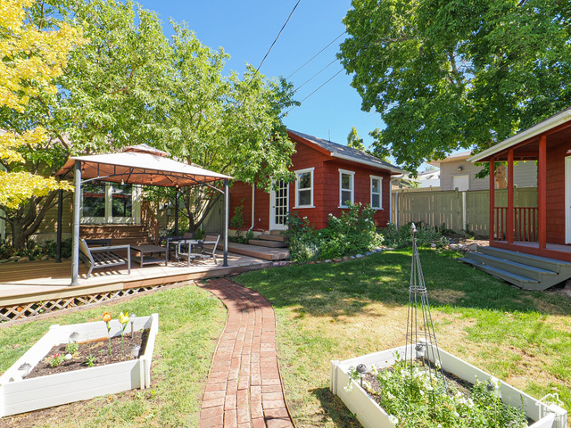 Photo 8 for MLS #2106480 at 1336 E Roosevelt Ave