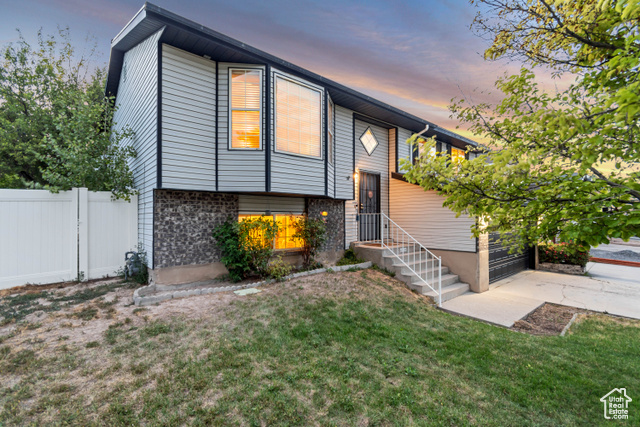 Photo 3 for MLS #2106481 at 6934 S Sparrowtail Rd