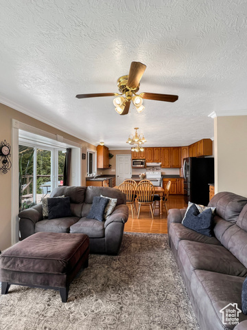 Photo 8 for MLS #2106504 at 130 E Mountain Vale Way