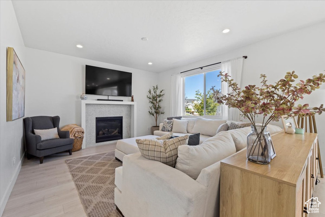 Photo 6 for MLS #2106510 at 118 W Swainson Ave