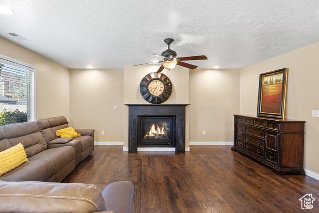 Photo 5 for MLS #2106532 at 410 S Olive Way