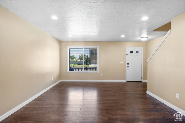 Photo 8 for MLS #2106532 at 410 S Olive Way