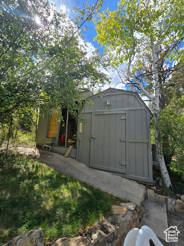 Photo 37 for MLS #2106550 at 1001 Juniper Cir