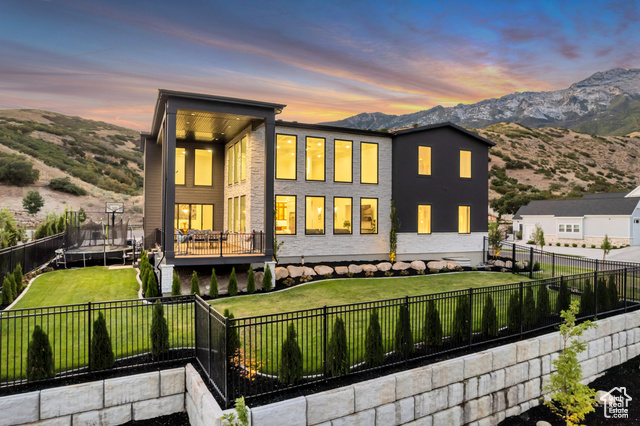 Photo 12 for MLS #2106592 at 516 E Savannah Cir