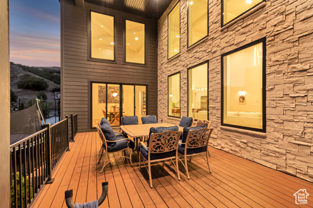 Photo 16 for MLS #2106592 at 516 E Savannah Cir