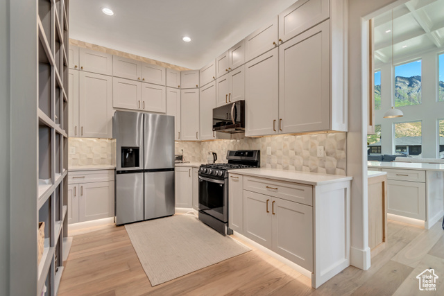 Photo 38 for MLS #2106592 at 516 E Savannah Cir