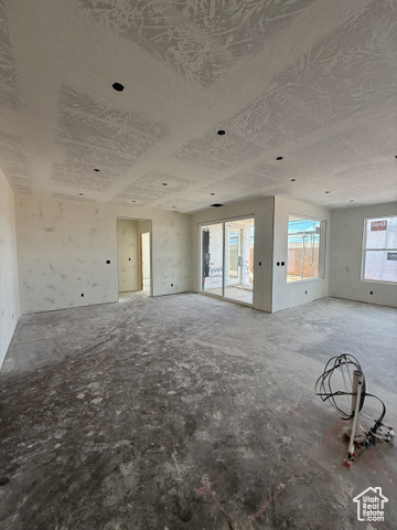 Photo 8 for MLS #2106617 at 5318 S Shorebreak Dr