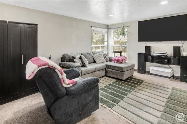 Photo 4 for MLS #2106643 at 448 Parkinson Dr