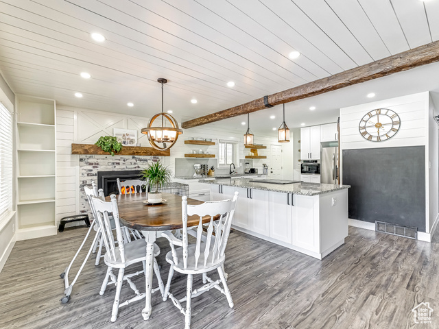 Photo 12 for MLS #2106649 at 523 S Main
