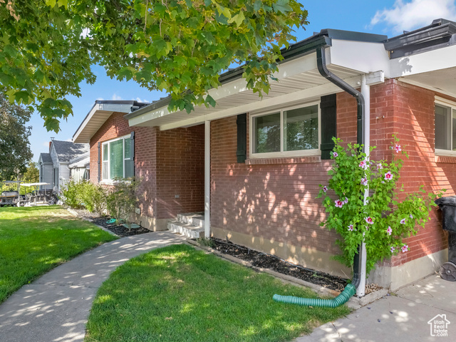 Photo 4 for MLS #2106649 at 523 S Main