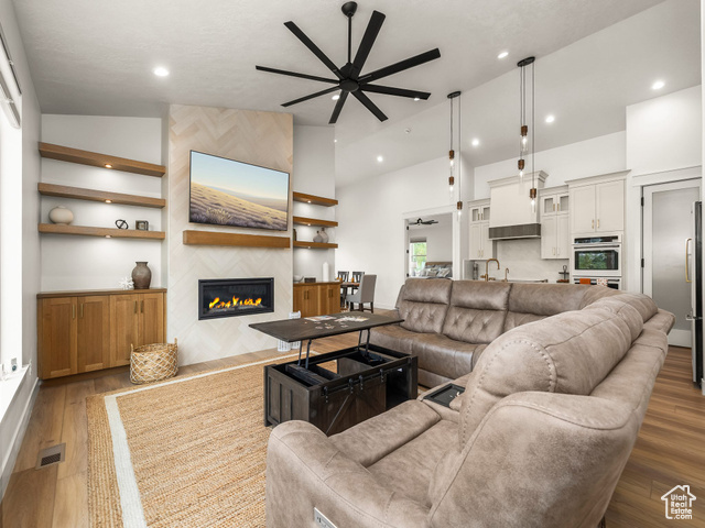 Photo 15 for MLS #2106655 at 314 N 1070 East