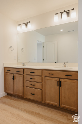 Photo 15 for MLS #2106664 at 3646 N Oak Blvd #322