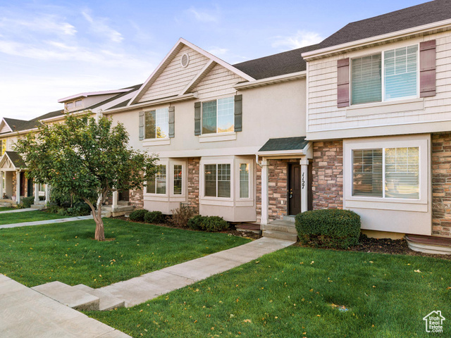 Photo 2 for MLS #2106672 at 1127 N Independence Ave