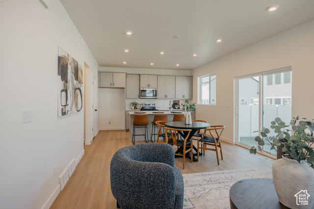 Photo 7 for MLS #2106676 at 3629 N Oak Blvd #335