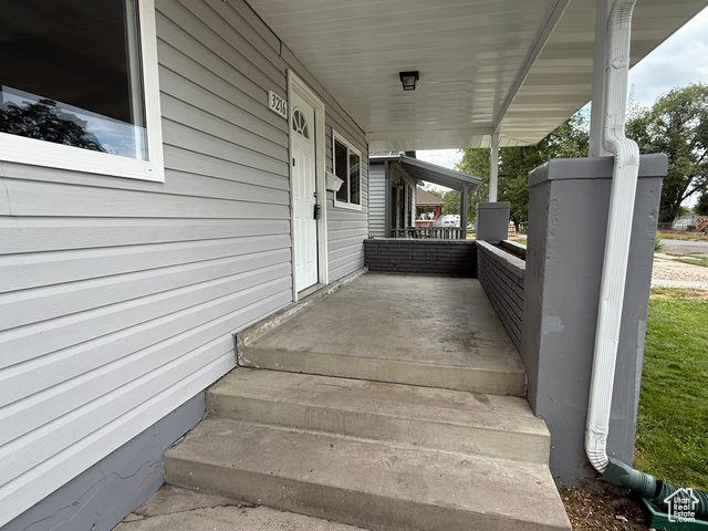 Photo 4 for MLS #2106678 at 3216 Ogden Ave