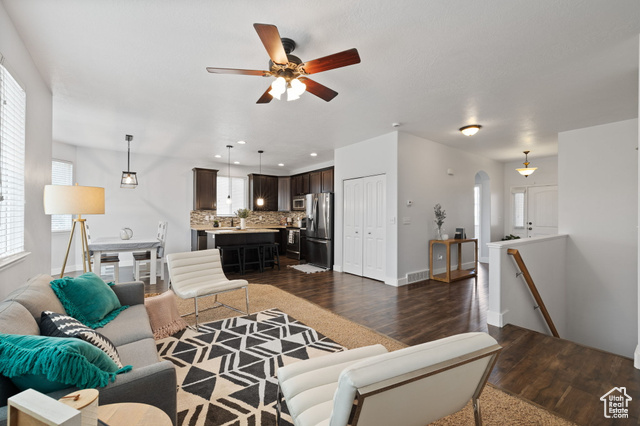Photo 8 for MLS #2106710 at 3741 N Meadow Springs