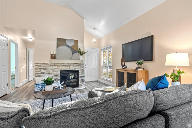 888 E 6895 S
                     MLS #2106740