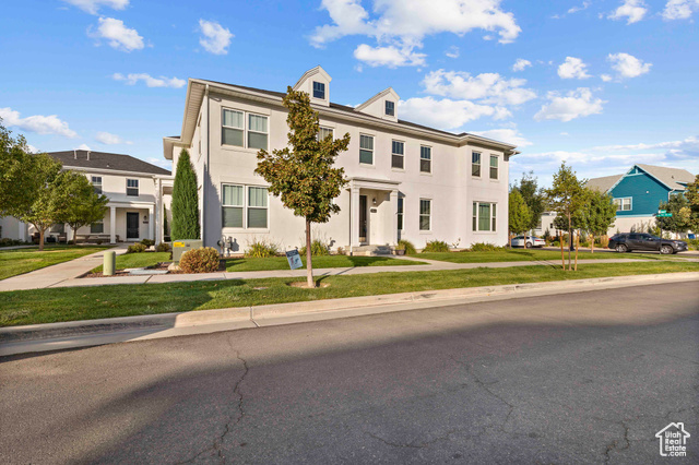 10643 S LAMOND DR, South Jordan UT 84009