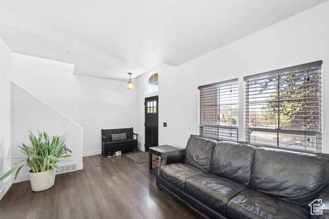 Photo 5 for MLS #2106783 at 1870 E Oak Bend Dr
