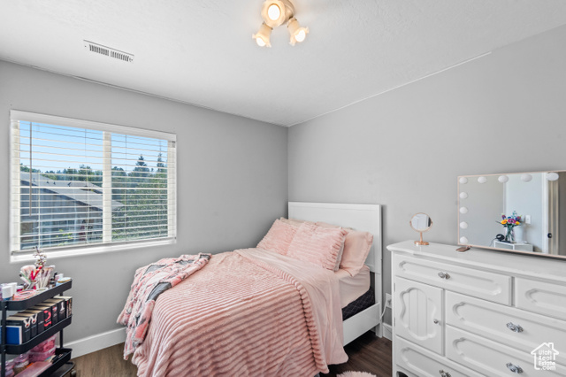 Photo 15 for MLS #2106783 at 1870 E Oak Bend Dr