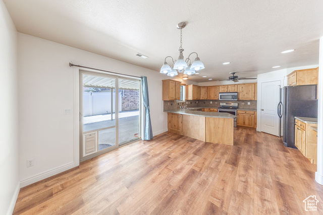 Photo 8 for MLS #2106799 at 869 W 1025 South