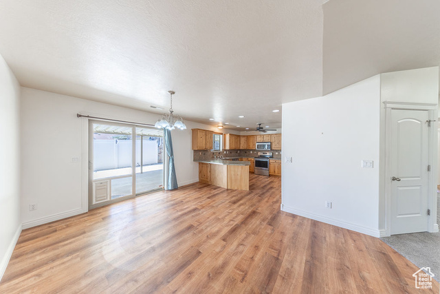 Photo 7 for MLS #2106799 at 869 W 1025 South