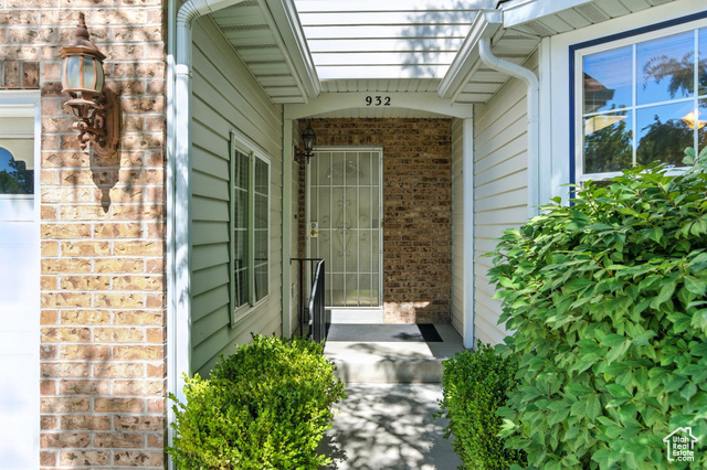 Photo 3 for MLS #2106833 at 932 N 1760 West