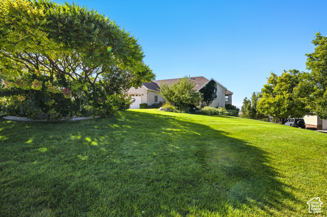 Photo 13 for MLS #2106849 at 1990 E Canyon Ridge Dr