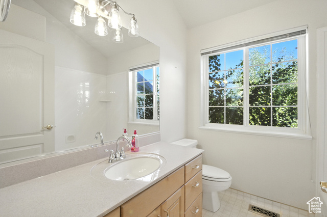 Photo 20 for MLS #2106849 at 1990 E Canyon Ridge Dr