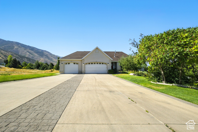Photo 14 for MLS #2106849 at 1990 E Canyon Ridge Dr