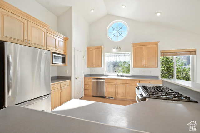 Photo 5 for MLS #2106849 at 1990 E Canyon Ridge Dr