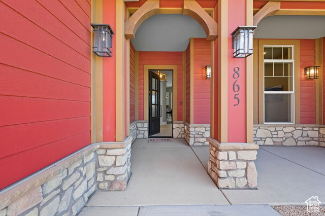 Photo 3 for MLS #2106851 at 865 S Cliffs Dr