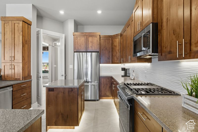 Photo 10 for MLS #2106851 at 865 S Cliffs Dr