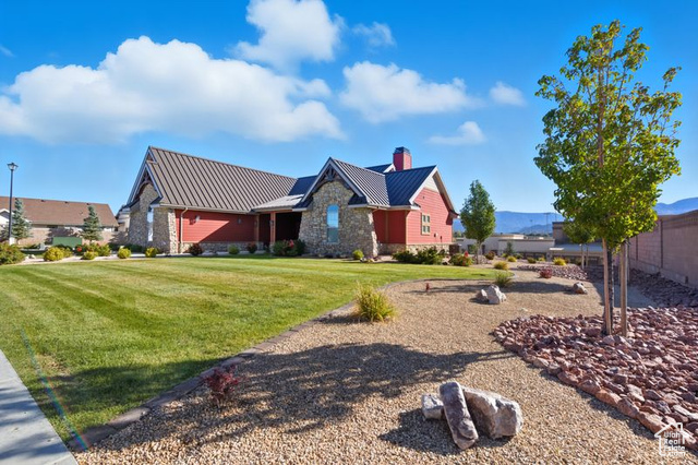 Photo 2 for MLS #2106851 at 865 S Cliffs Dr