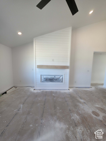 Photo 4 for MLS #2106876 at 437 E Stafford St #136