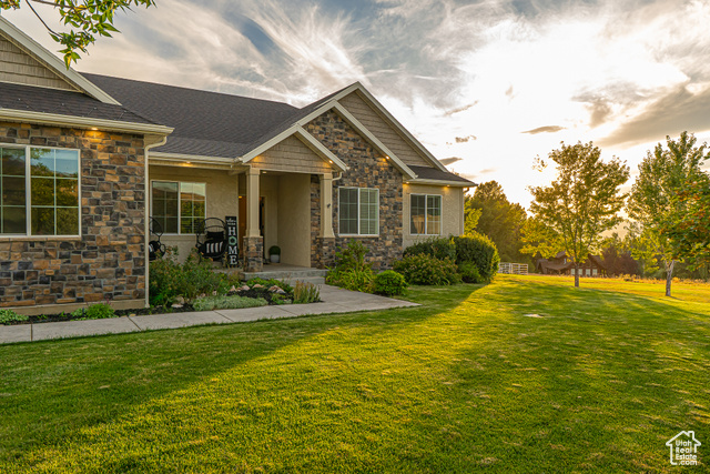 Photo 2 for MLS #2106888 at 1241 E 9300 North