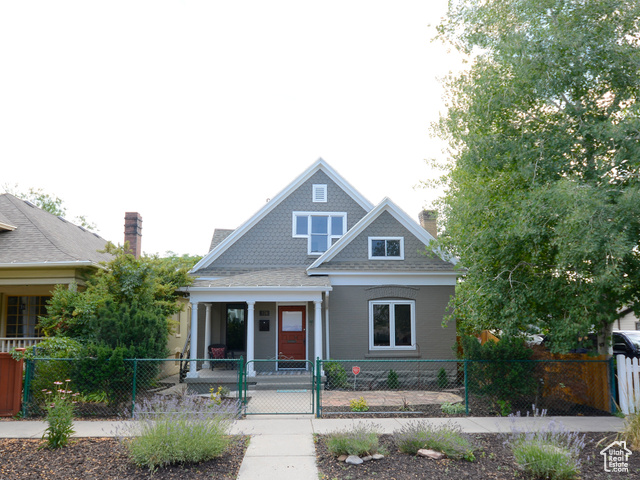 MLS #2106951 - 374 E 6th Ave