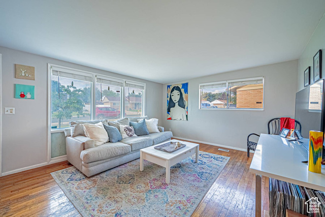 Photo 3 for MLS #2106957 at 932 E Tritoma Ave