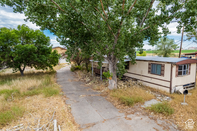 Photo 9 for MLS #2107018 at 2245 S Vernal Ave