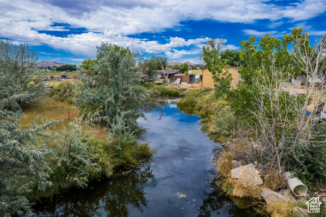 Photo 4 for MLS #2107018 at 2245 S Vernal Ave