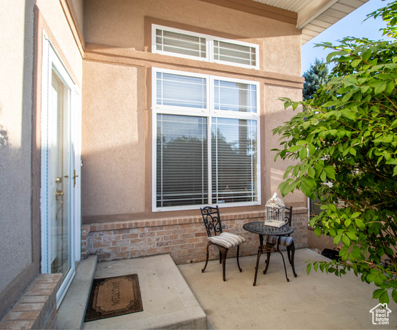Photo 2 for MLS #2107037 at 2288 E Emerald Hills Ct