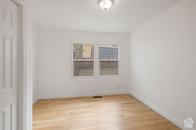 Photo 11 for MLS #2107061 at 1371 E Zenith Ave