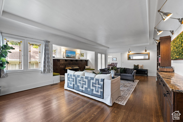Photo 10 for MLS #2107083 at 1377 E Butler Ave