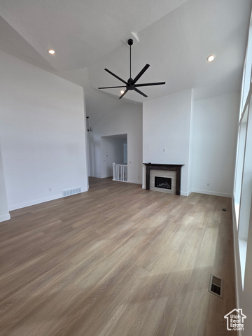 Photo 11 for MLS #2107092 at 384 E Spruce Ln #110
