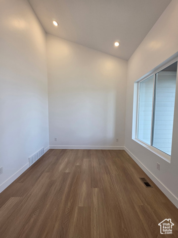 Photo 3 for MLS #2107092 at 384 E Spruce Ln #110